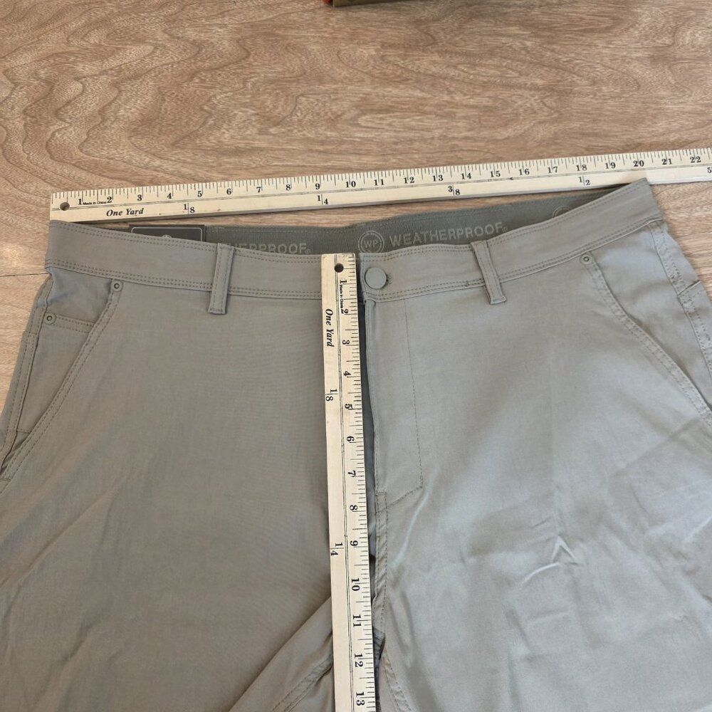 🛑SOLD🛑Weatherproof Tech Utility Shorts Mens 40 Light Oak Stretch Pocket Hiking - Picture 14 of 16